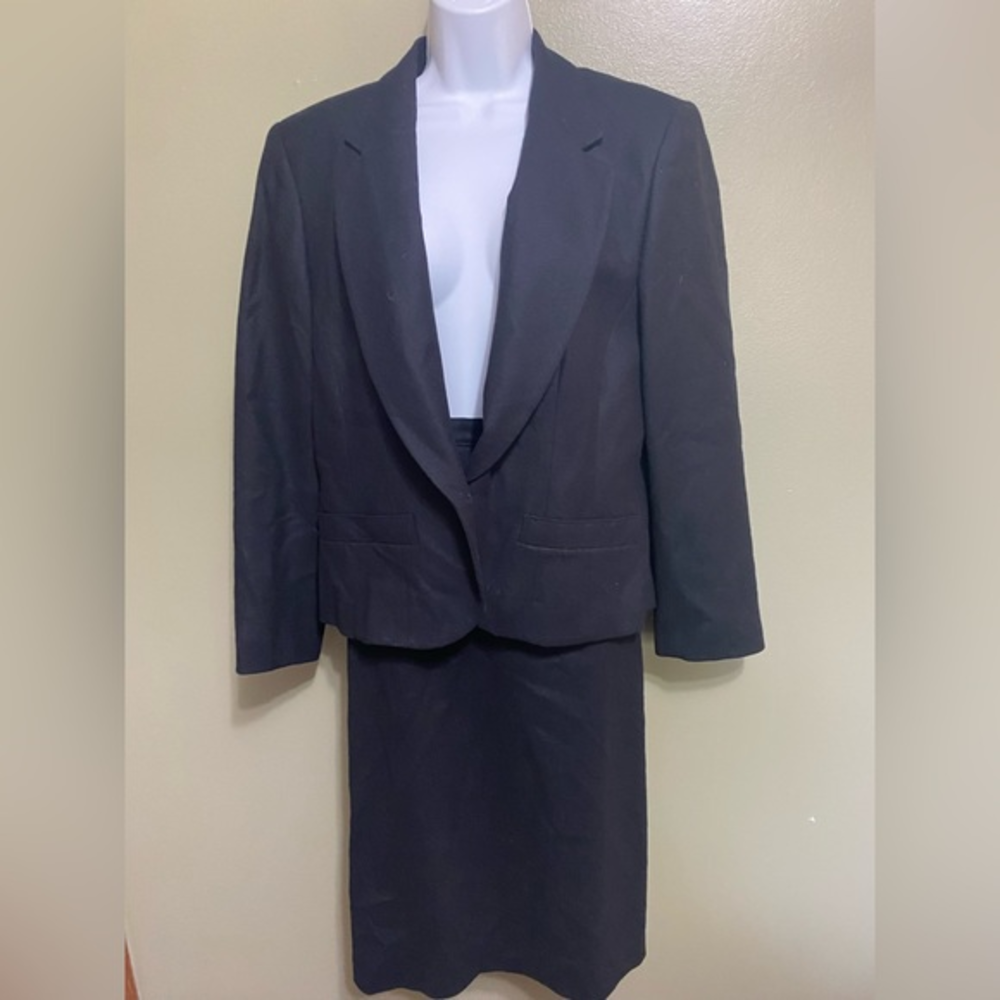 Vintage Black Pendleton Suit Made of 100% Virgin Wool, Size 10 - Picture 1 of 6